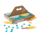Makedo Discover: la caja convertida en bandeja con herramientas y tornillos, herramientas seguras para cartón