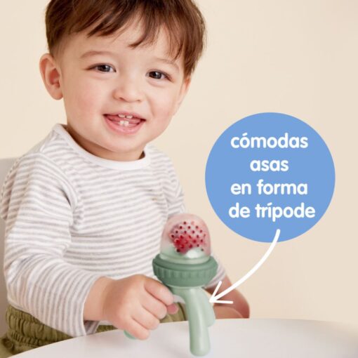 Detalle del asa en trípode del alimentador b.box, que se sostiene solo sobre la mesa