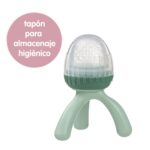 Alimentador de silicona b.box en verde con la bolsa perforada y el mango de tres brazos