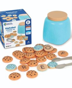 Juego de galletas del abecedario con su caja, el tarro azul, las galletas con letras y las pinzas