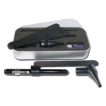 Kit de linterna otoscopio LED Delta de Gima con cabezal de otoscopio, espéculos, depresores y estuche metálico