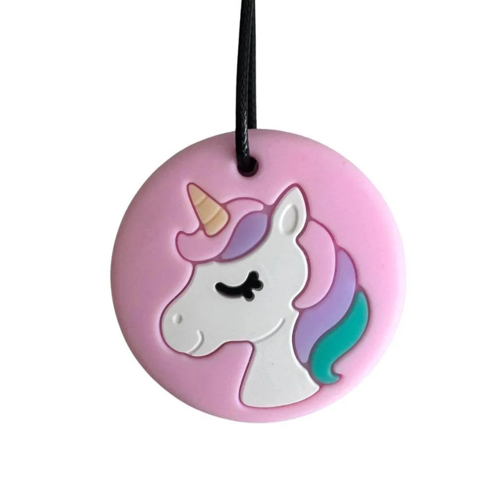 JELLYSTONE Colgante UNICORN Pink Colgante mordedor unicornio rosa: colgante redondo rosa con un unicornio y cordón negro
