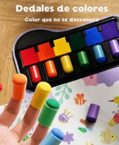 Libro creativo Fingertip Stamp Fun de Jarmelo: dedales de colores en los dedos sobre una lámina