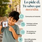 Niño enseñando una tarjeta del llavero Surqel; texto: 36 tarjetas en 4 categorías y guía descargable