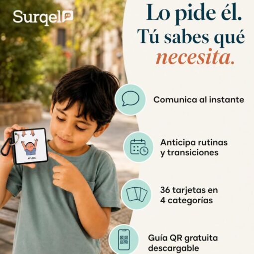 Niño enseñando una tarjeta del llavero Surqel; texto: 36 tarjetas en 4 categorías y guía descargable