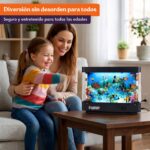 Lámpara acuario sensorial: madre e hija en el sofá junto al acuario encendido, de Special Supplies