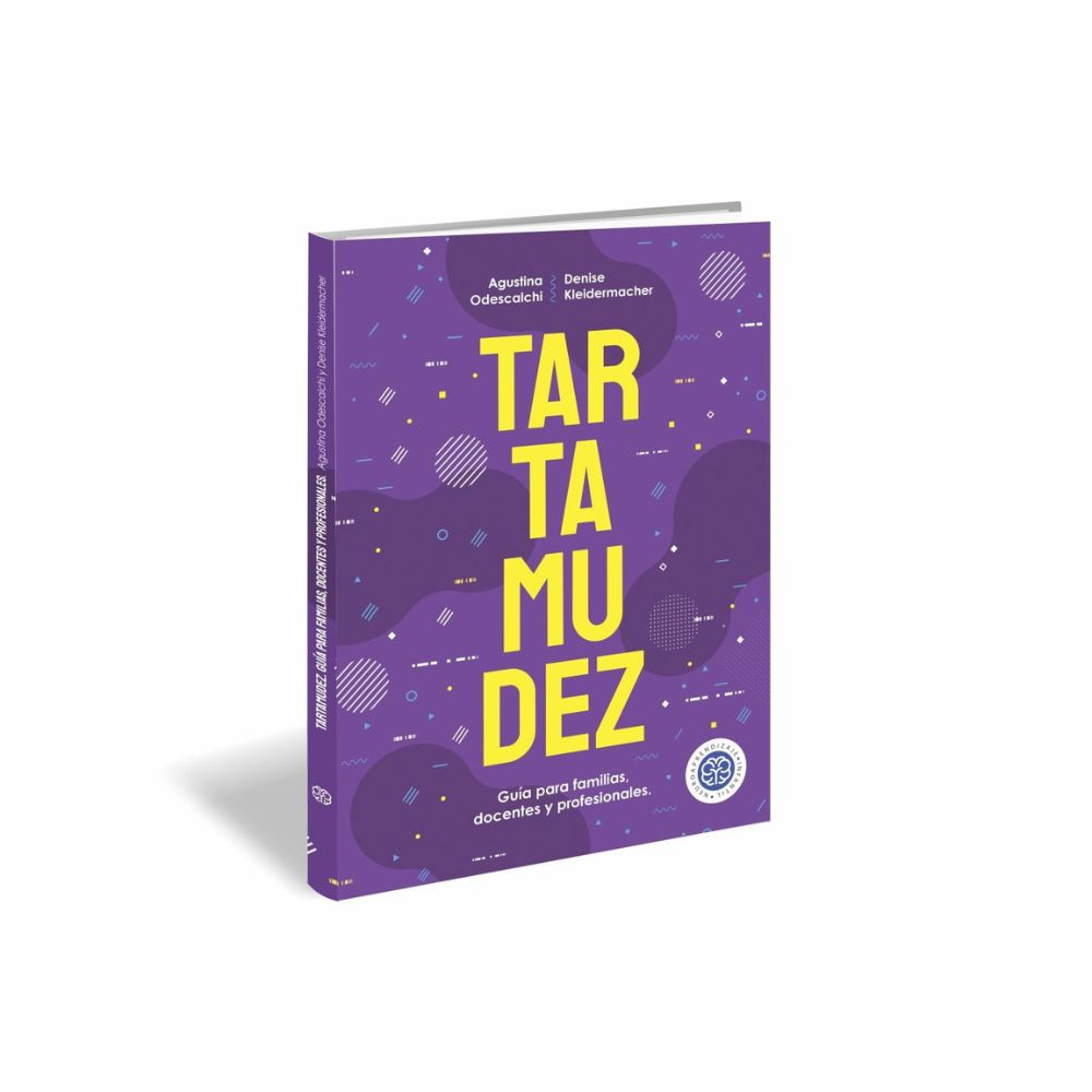 Tartamudez - Guía para familias, docentes y profesionales libro en 3D, portada morada con «TARTAMUDEZ» en amarillo y los nombres de las autoras Portada del libro Tartamudez, guía para familias, docentes y profesionales, de Odescalchi y Kleidermacher
