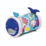 Baby Roller Ballena de Ludi: rulo de tela con forma de ballena azul y funda con dibujos marinos
