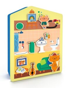 InZeHouse de Djeco: cara amarilla con el desván de pintura, el baño y el salón con sofá y guitarra