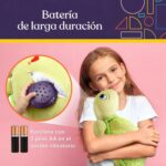 Almohada vibratoria Tortuga: niña con la tortuga y el núcleo vibratorio que funciona con 2 pilas AA
