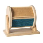 Sensory Roller de Petit Boum: rodillo con las caras de corcho y de tela de canalé a la vista