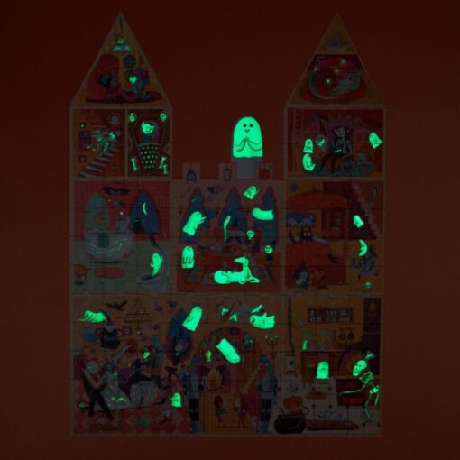 Puzzle Enchanted de Londji: puzzle montado a oscuras con los fantasmas del castillo iluminados