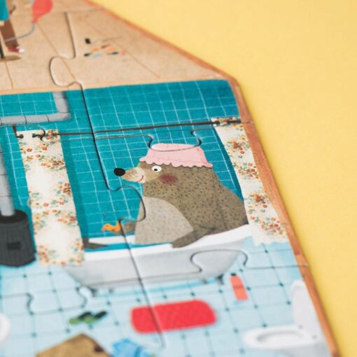 Puzzle Welcome to my home: detalle de un oso dándose un baño en la bañera, de Londji